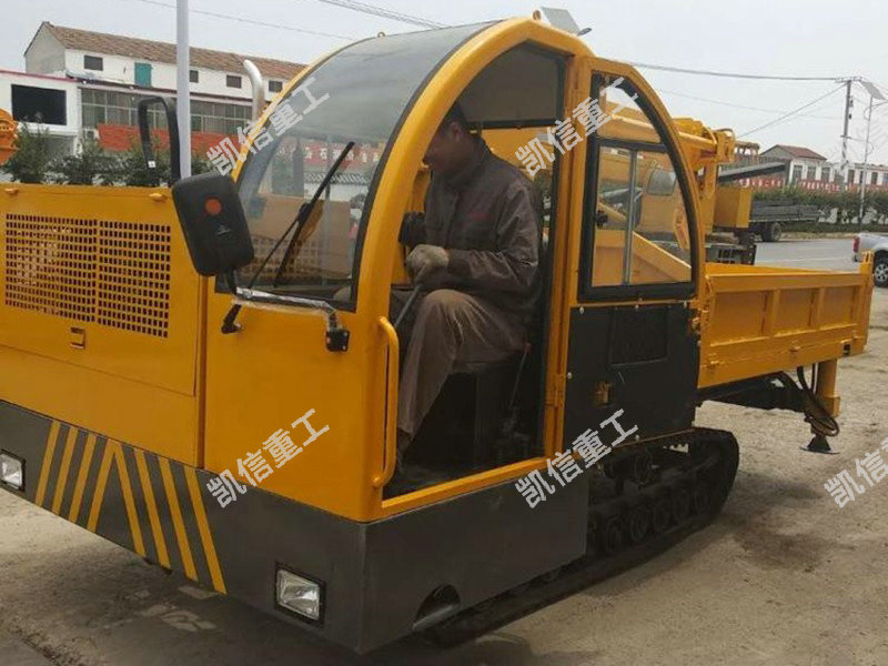 履帶隨車(chē)吊