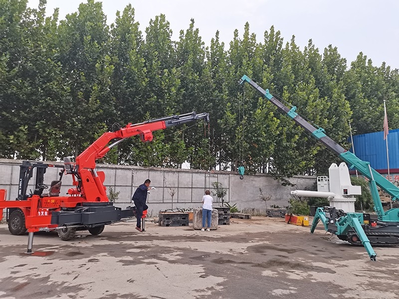 蜘蛛吊車租賃價(jià)格是多少?購買一臺履帶式起重機(jī)多少錢？