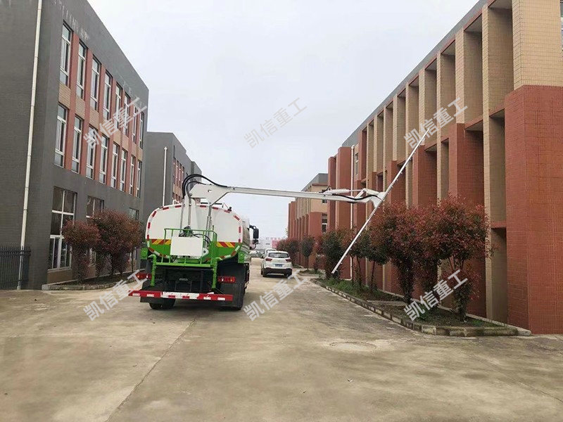 太陽(yáng)能清洗車(chē)